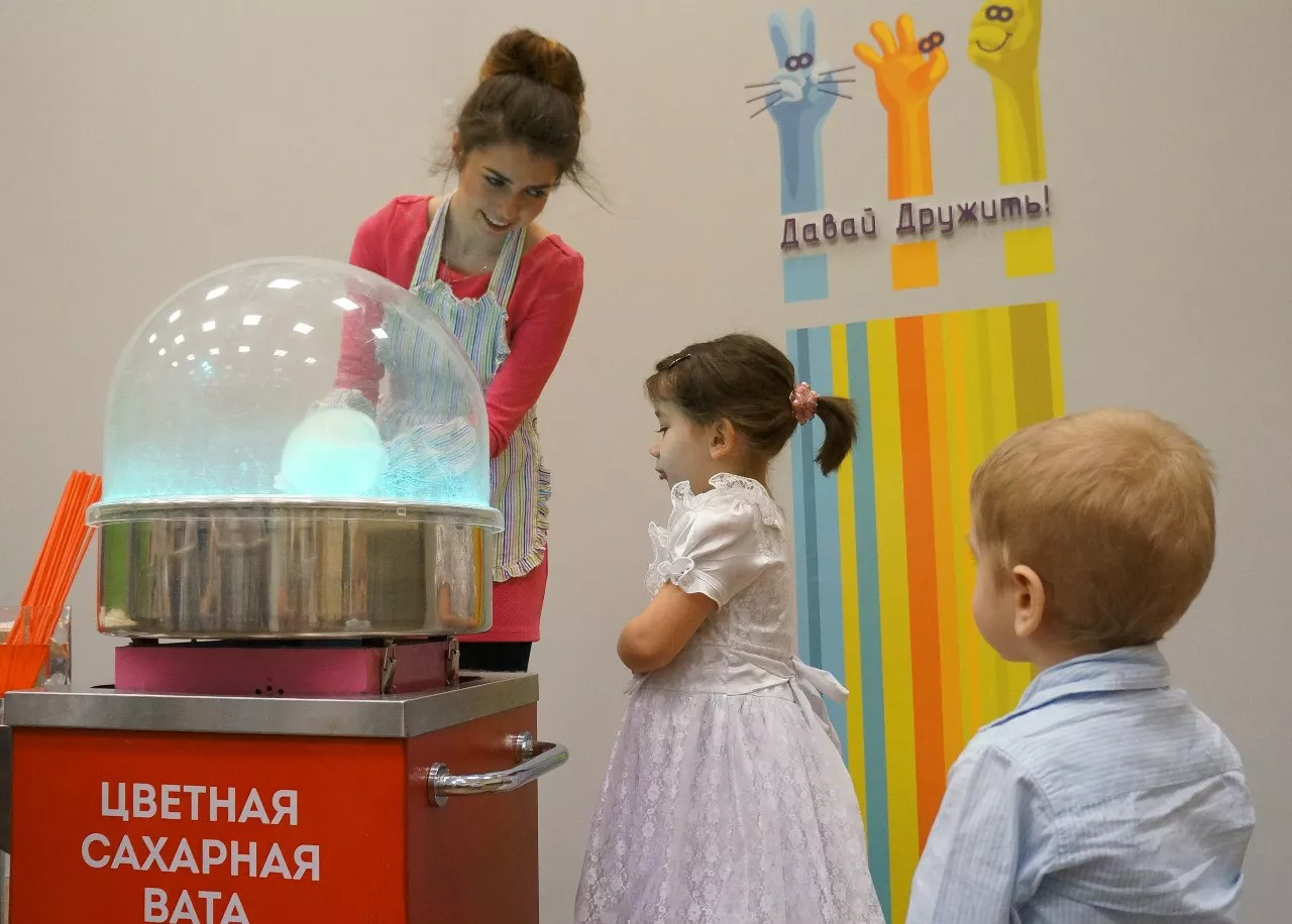Детям республиканской клинической больницы организована благотворительная Новогодняя Ёлка