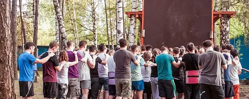 Гайд, как выбрать командообразующий тренинг
